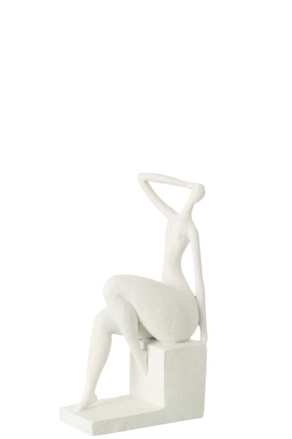 LADY SITTING ON SQUARE RESIN MATT WHITE