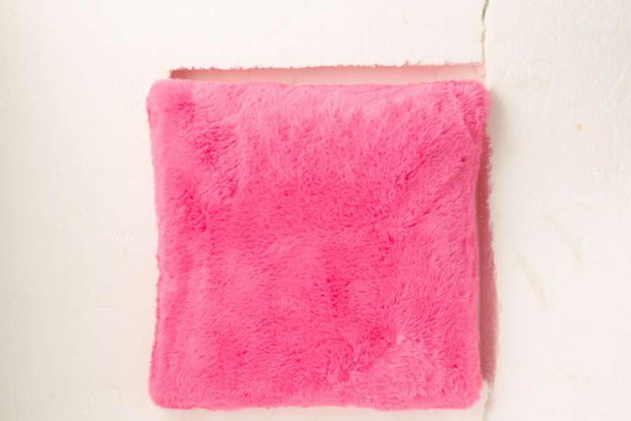 CUSHION CUTIE POLYESTER NEON PINK