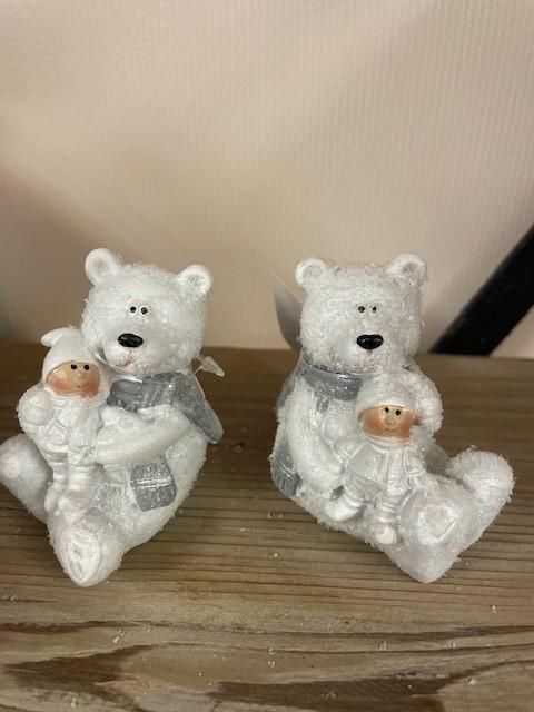 Figur Isbjørn M/Barn Sittende S/2 7Cm